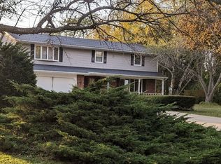 393 Douglas Ln, Cedarburg, WI 53012