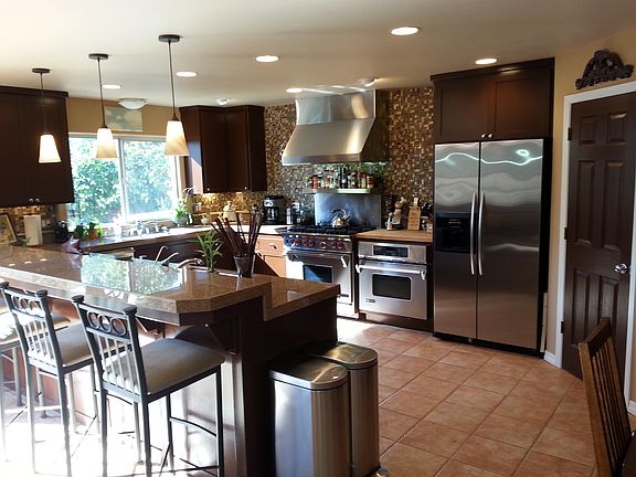 Gourmet Chef's Kitchen