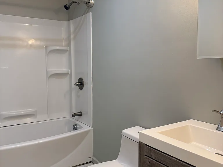 72 Charlotte St #1 — Photo 7