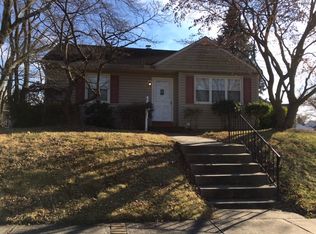 9 W Woodcrest Ave, Maple Shade, NJ 08052