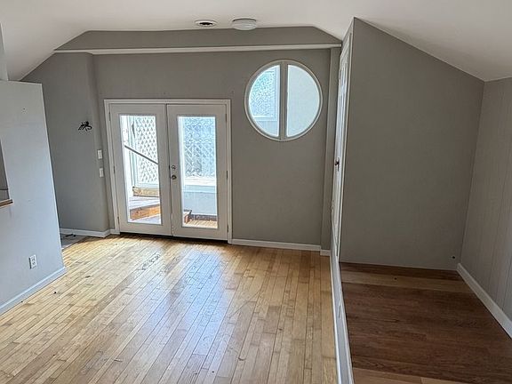 4th image of 406 W Maple St APT 3