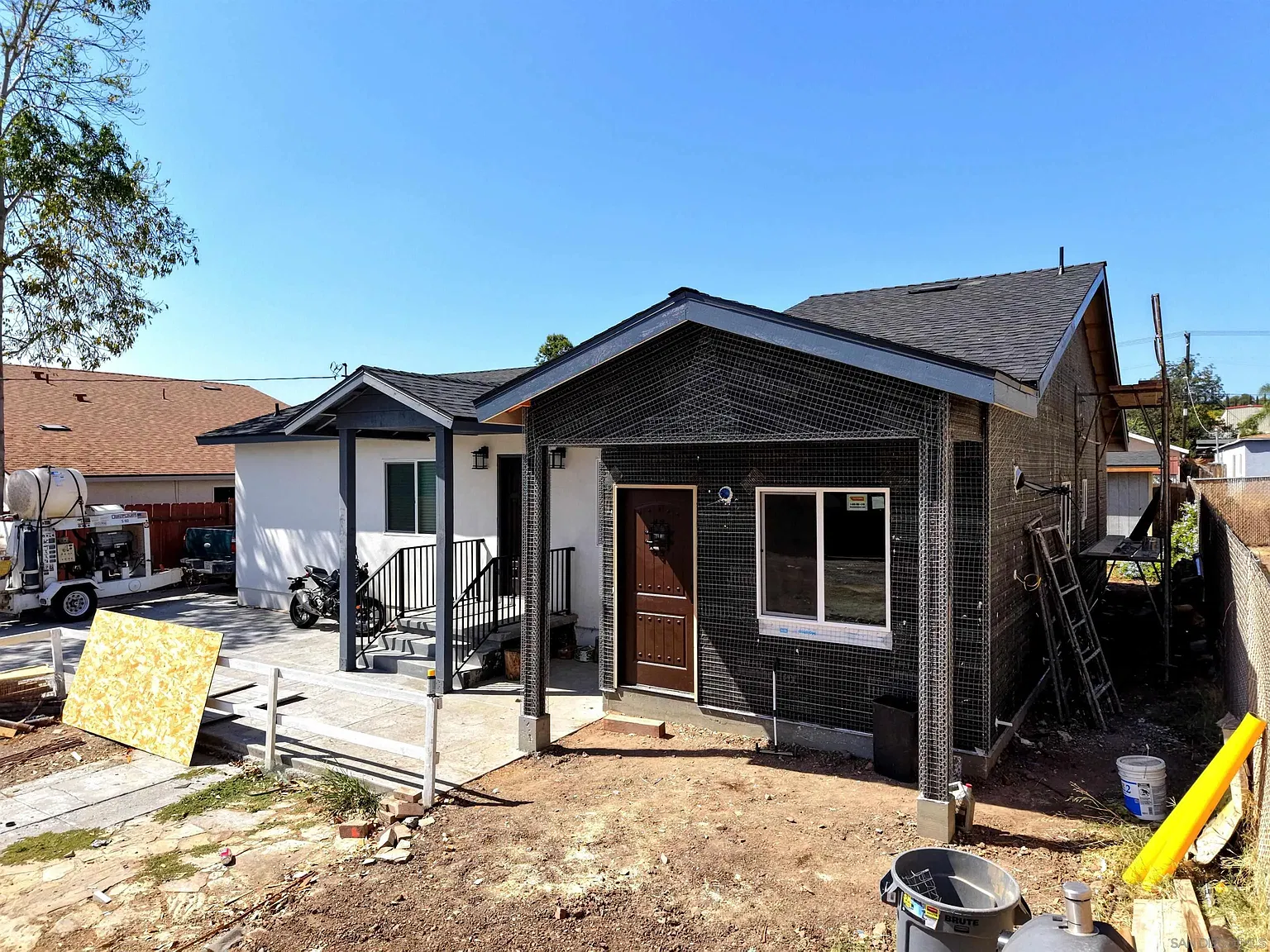 2 bed, 1.0 bath, 832 sqft, $3,000 — Photo 1