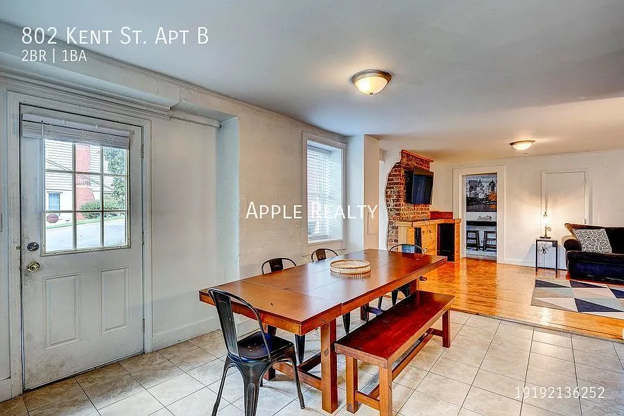 802 Kent St. Apt B - Available now. — Photo 4