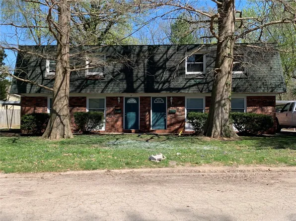 17 Kings Ct, Swansea, IL 62226