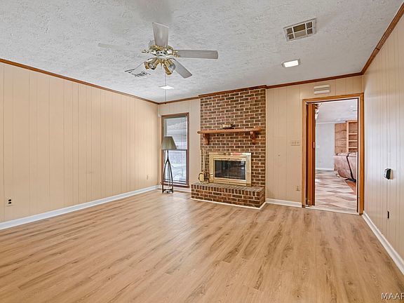 2nd image of 1347 Tudor Dr