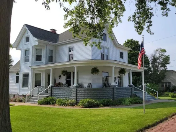 317 N Cottage Grove Ave, Princeville, IL 61559