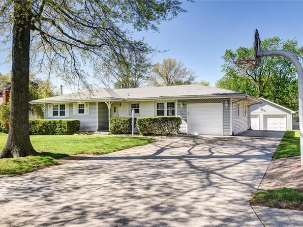 802 N Crow Ave, Independence, MO 64056