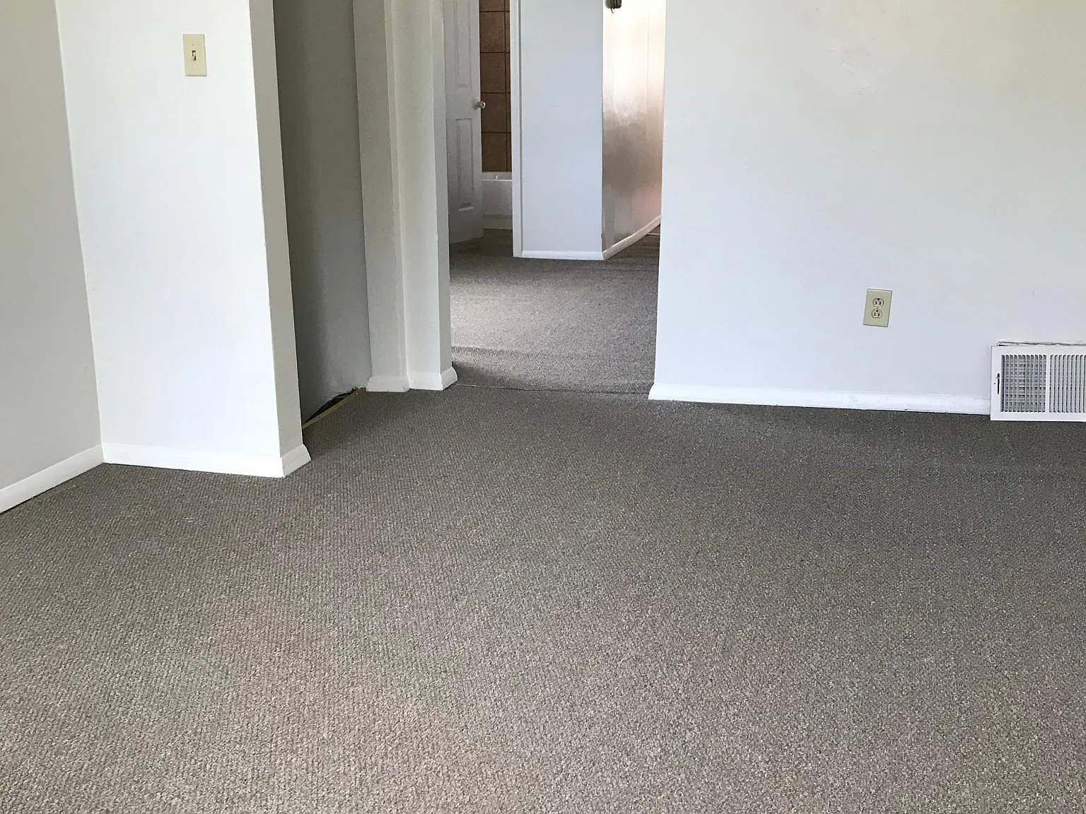 1 bed, 720 sqft, $695 — Photo 2