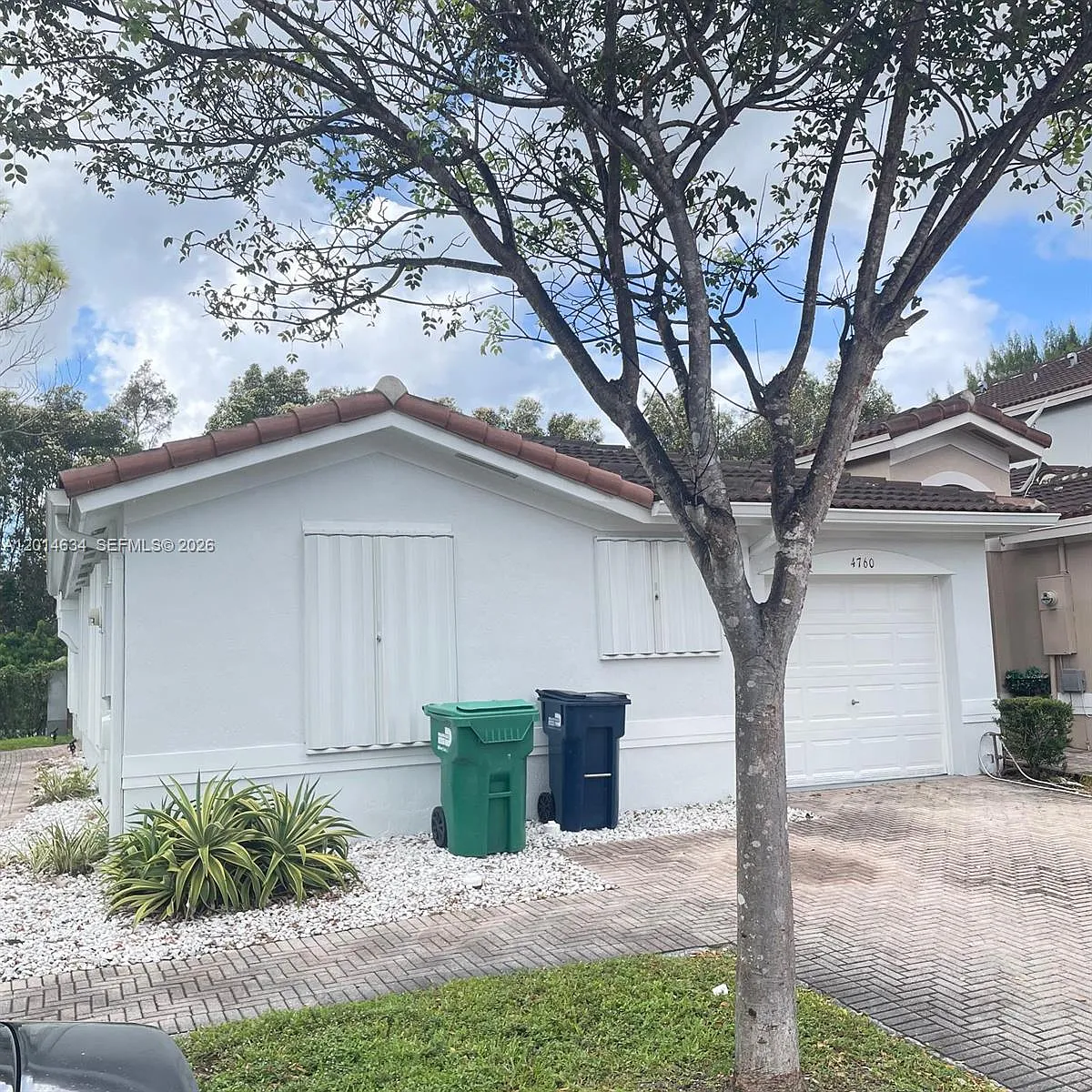 Building Photo - 4760 SW 166th Ct #1