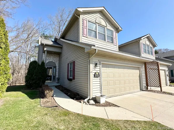 192 Stratford Ln, Lake Orion, MI 48360