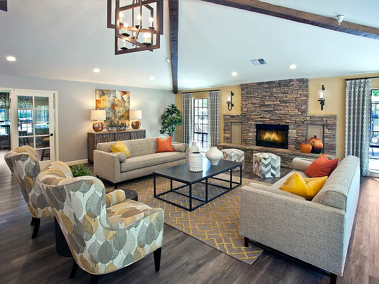 Club Pacifica Apartments — Photo 4