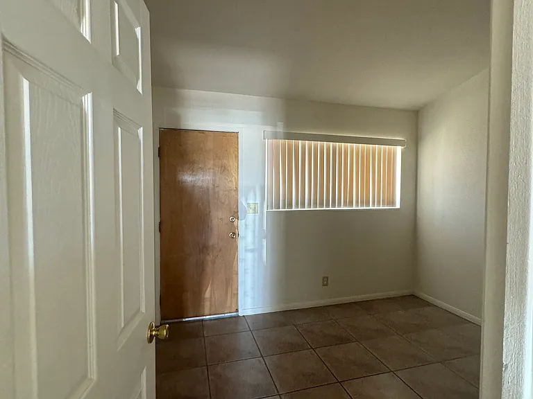 13535 Yakima Rd #4 — Photo 4