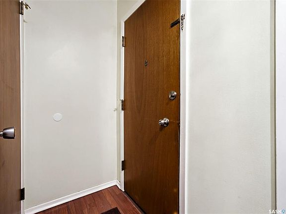 3rd image of UNIT 3-4341 Rae STREET