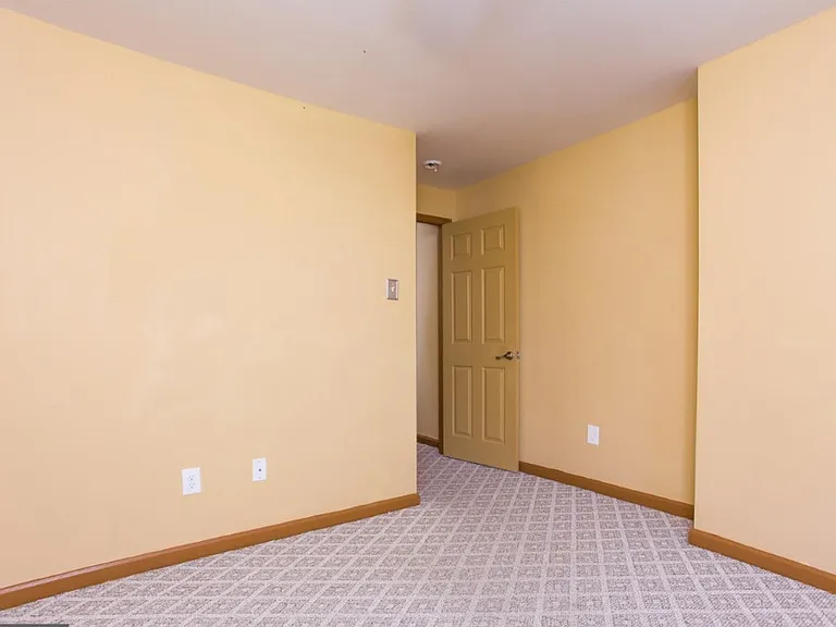 2545 Ellsworth St — Photo 13