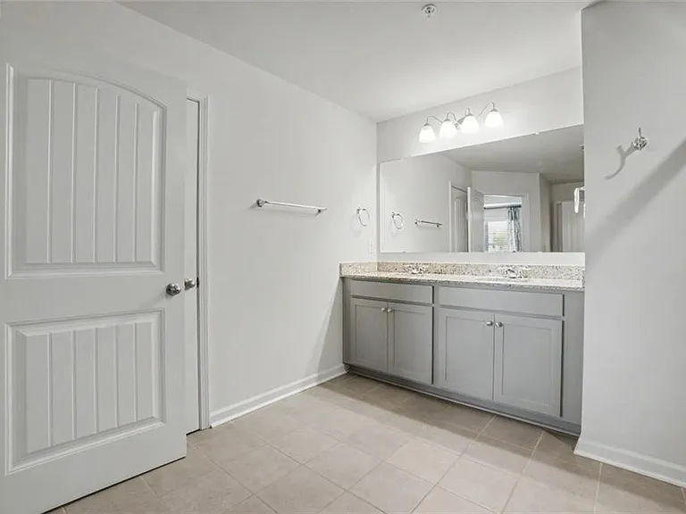 723 Woodstock Grove Dr — Photo 41