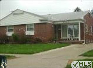 5648 N Charlesworth St, Dearborn Heights, MI 48127