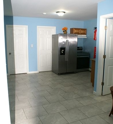 5th image of 233 Straight St #2