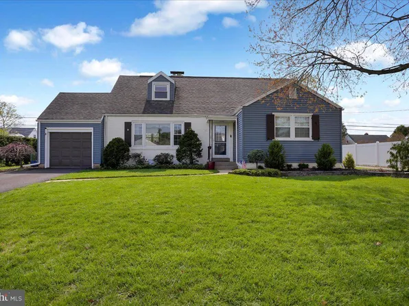 3812 Reiff Pl, Reading, PA 19606