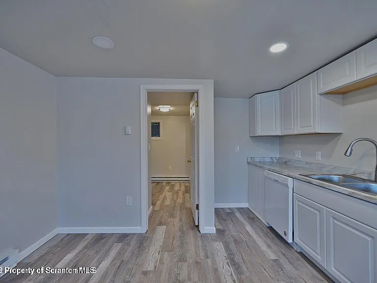 200 Center St — Photo 7