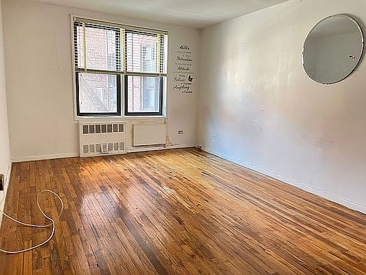 4th image of 288 Bay 38 St #L3l