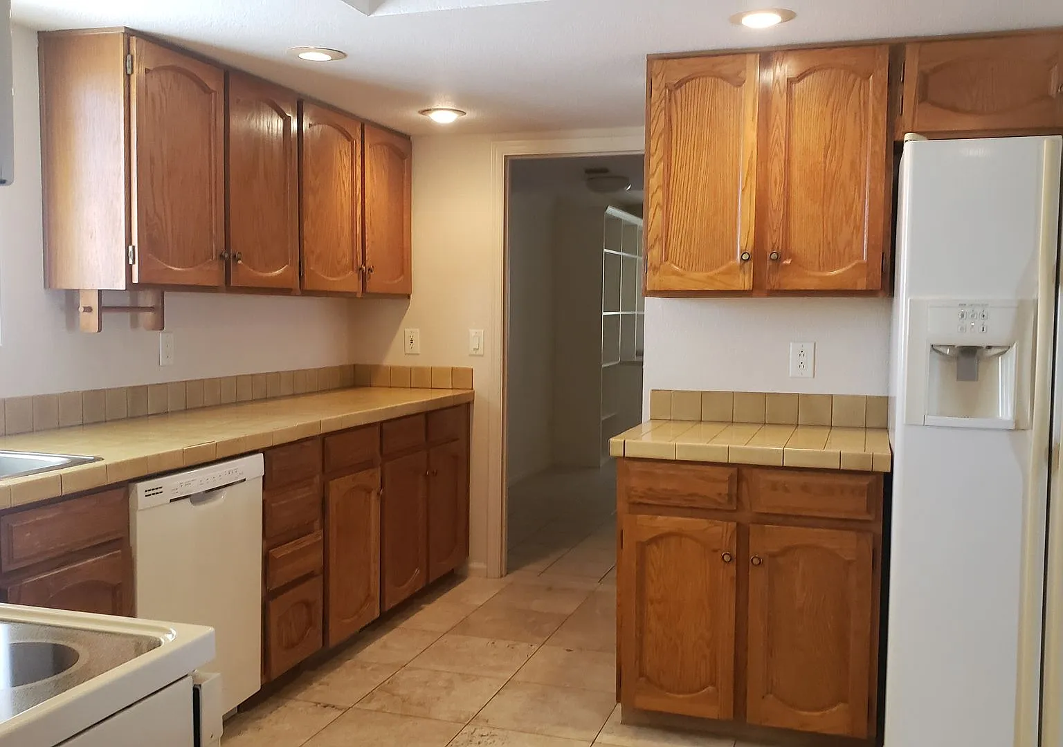 Unfurnished Great Single Faimly Home. — Photo 3