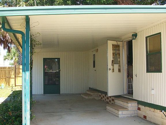 3rd image of 41 Lake Griffin Dr
