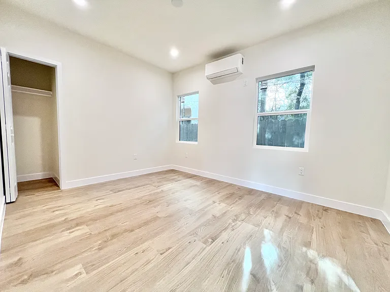 6723 Beverly Blvd — Photo 7