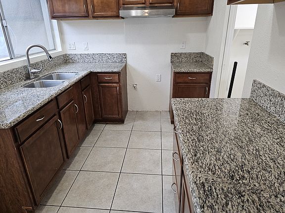 2nd image of 2439 Windsor Dr #2439