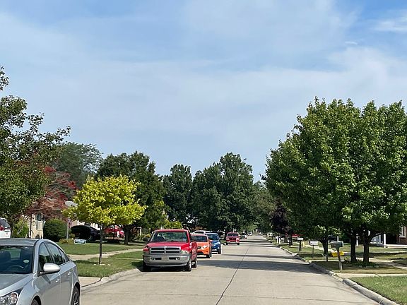 4th image of 27456 Mayfair Ave