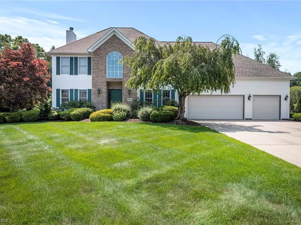 9300 Angelina Cir, Mentor, OH 44060