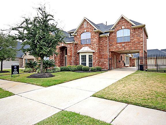 3rd image of 3515 Silvercreek Dr