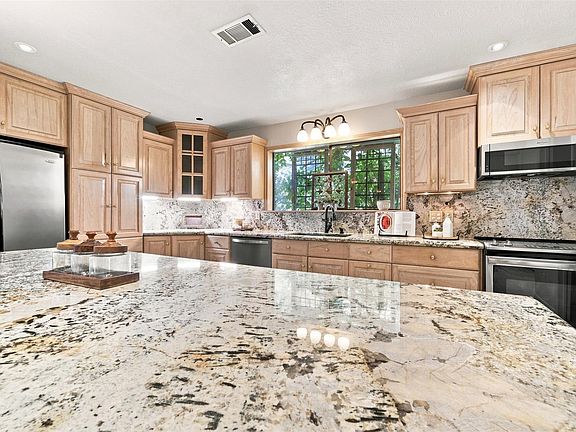 4th image of 2705 Arbor Dr