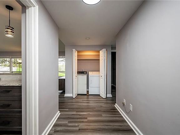 2nd image of 622 Park Ln APT C