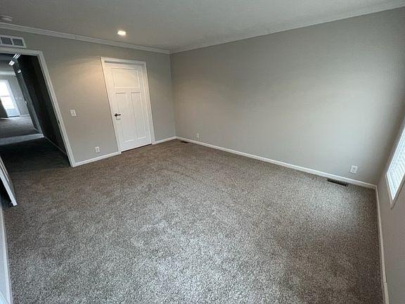 4th image of 235 Kelly Ct #369