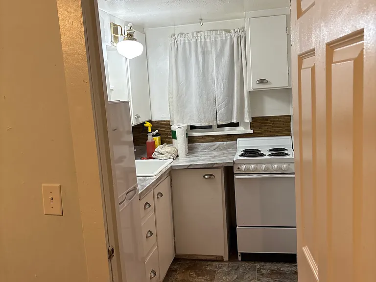 1909 Colby Ave #2 — Photo 6