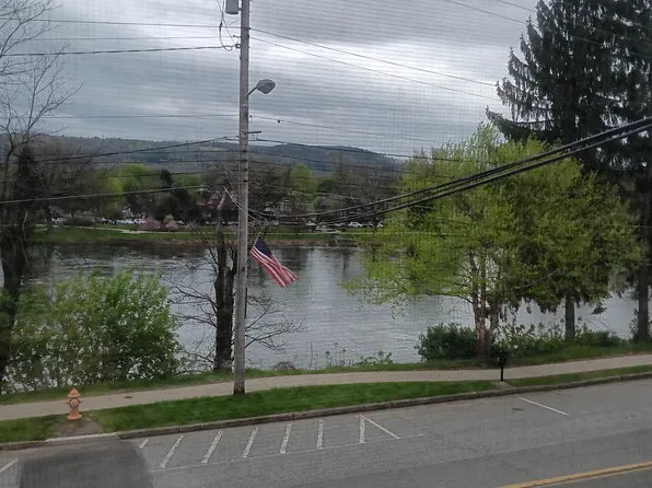 420 1/2 Pennsylvania Ave W #1, Warren, PA 16365