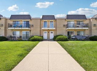 1440 N Evergreen Ave APT 2B, Arlington Heights, IL 60004