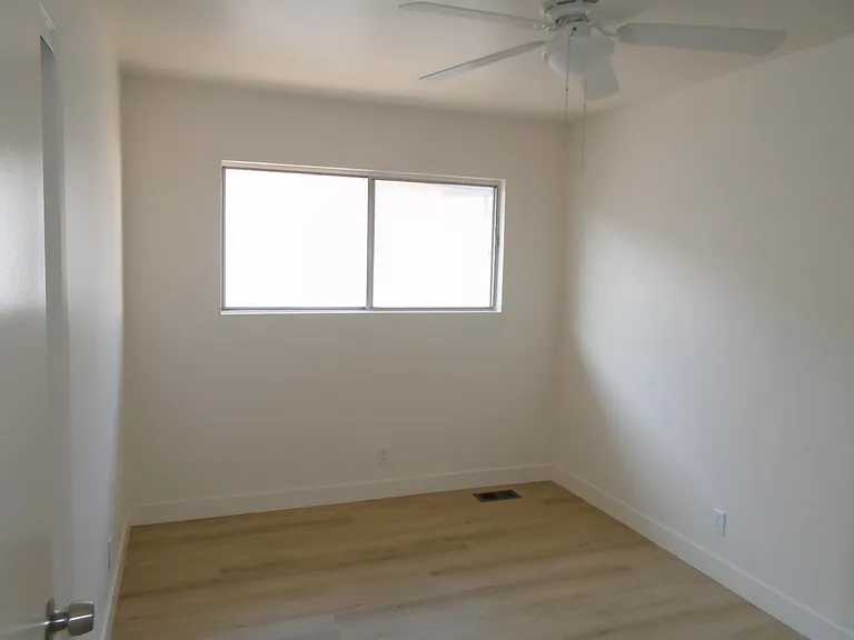 322 N Prospero Dr #4 — Photo 13