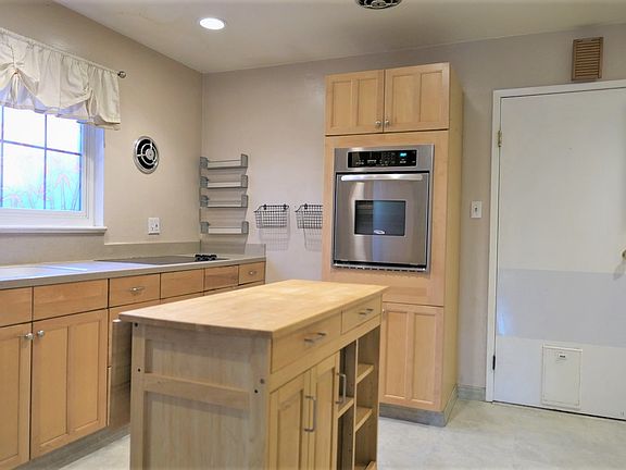 5th image of 3436 Lindenoaks Dr