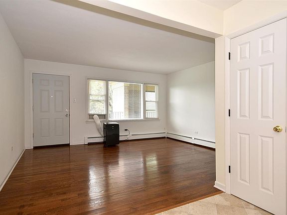 2nd image of 38 King Arthur Ct APT 9