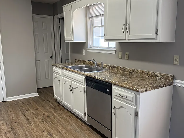 8623 Leatherwood Trl — Photo 10