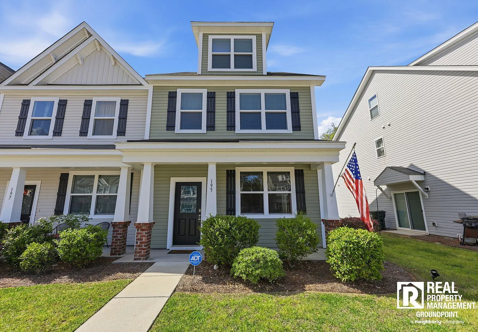 3 bed, 3.5 bath, 2016 sqft, $2,500 — Photo 1