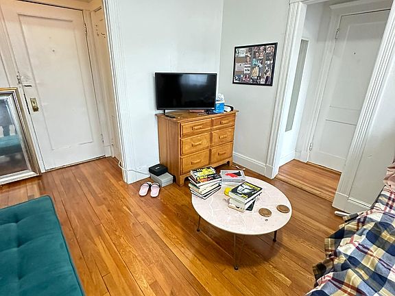 2nd image of 32 Sidlaw Rd #31
