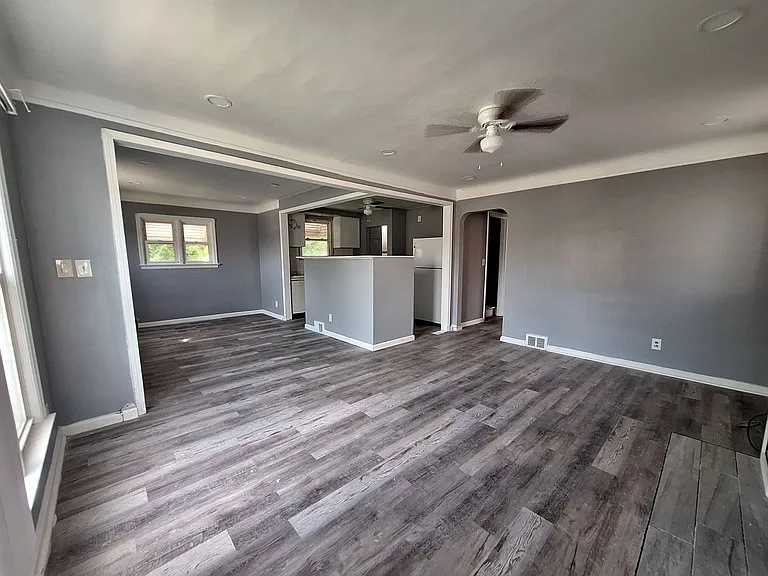 11785 Nashville St — Photo 6
