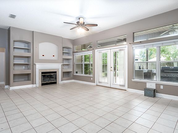 3rd image of 3071 Five Oaks Ln