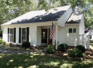 2616 Hillmont Dr, Charlotte, NC 28226