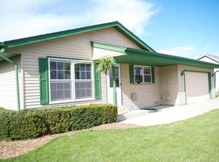 720 E Groveland Dr, Oak Creek, WI 53154