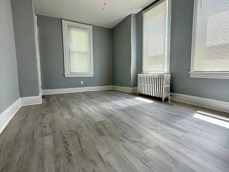 1724 Saint Paul St — Photo 21
