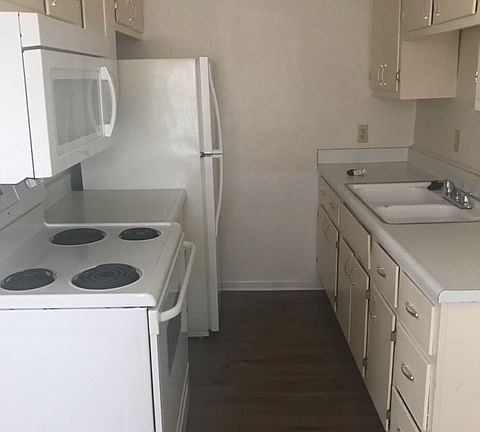 2nd image of 829 Continental Ct APT 2