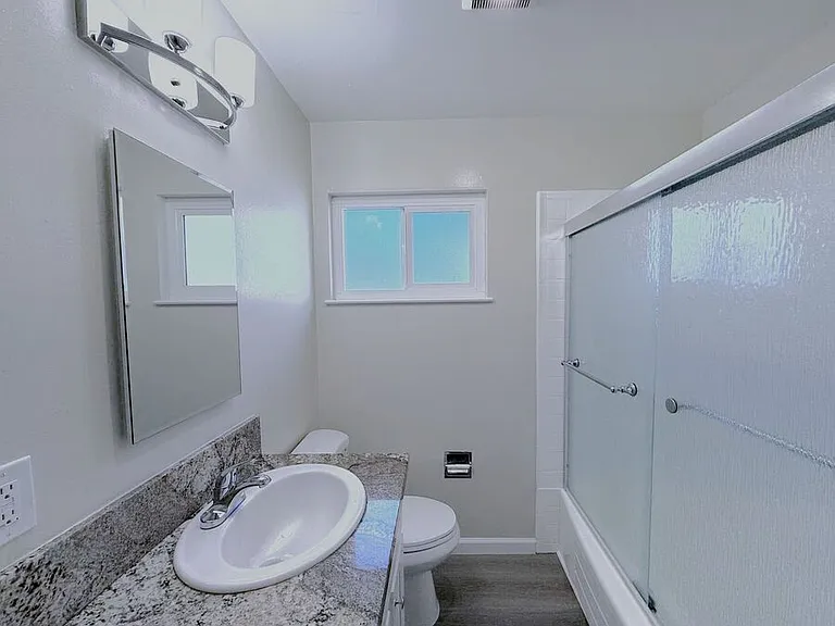 170 Stoakes Ave #9 — Photo 11